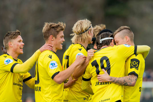 Kasper Skaanes of Start celebrates with his teammates
