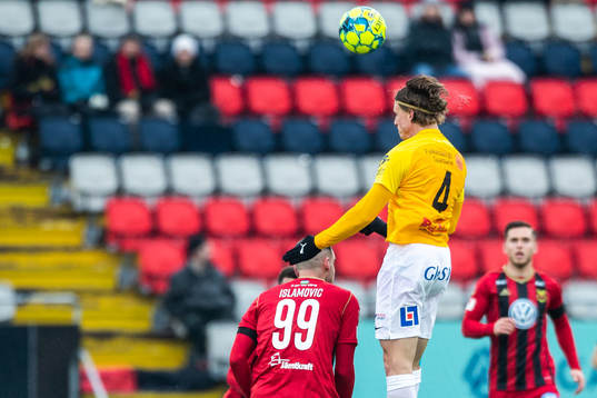 Östersunds Dino Islamovic och Falkenbergs Carl Johansson