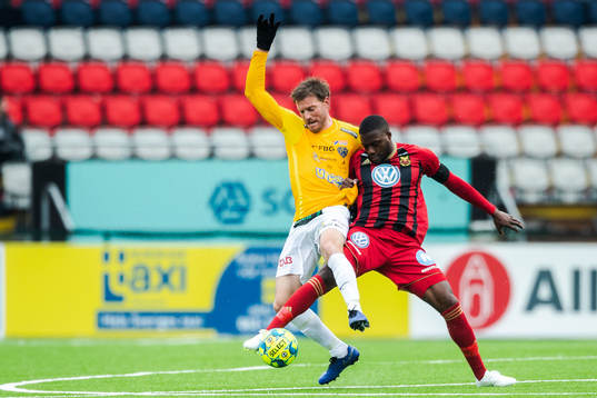 Falkenbergs John Björkengren och Östersunds Isak Ssali