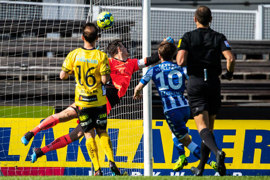 IFK Göteborgs Patrik Karlsson Lagemyr gör 1-0