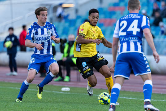 Elfsborgs Kevin Kabran och IFK Göteborgs August Erlingmark