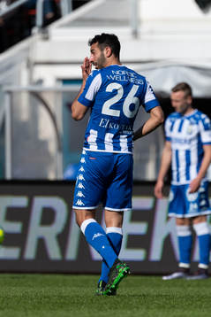 IFK Göteborgs André Calisir tar sig för näsan