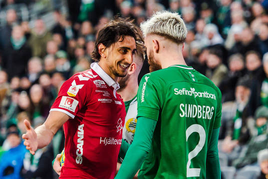 Kalmars Mahmoud Eid i bråk med Hammarbys Simon Sandberg