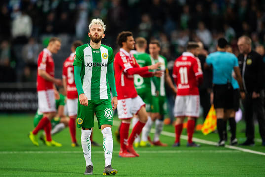 Hammarbys Simon Sandberg deppar