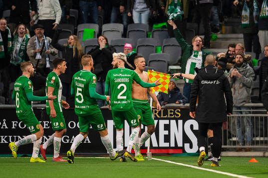 Hammarbys Nikola Djurdjic och Vladimir Rodić  är framme