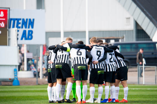 Landskronas spelare samlas