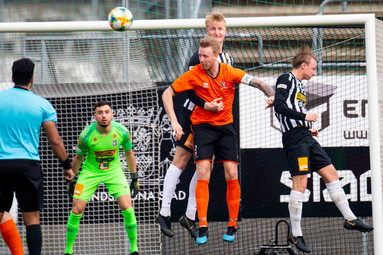 Landskronas Viktor Wihlstrand och målvakt Amr Kaddoura