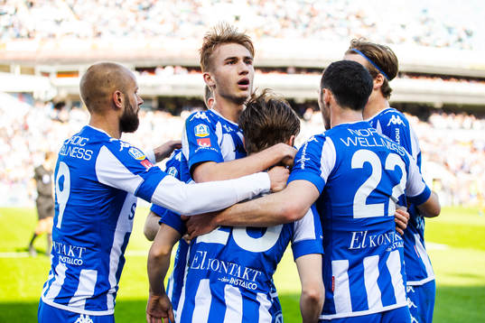 IFK Göteborgs Patrik Karlsson Lagemyr jublar med