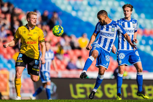 Elfsborgs Per Frick och IFK Göteborgs Junes Barny