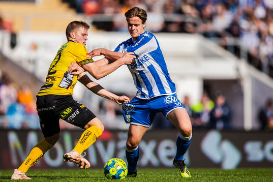 Elfsborgs Joakim Nilsson och IFK Göteborgs August