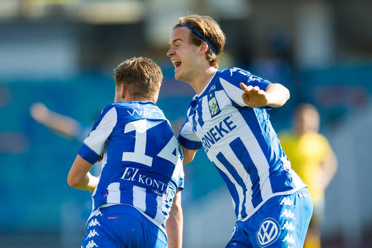 IFK Göteborgs Benjamin Nygren jublar med August Erlingmark