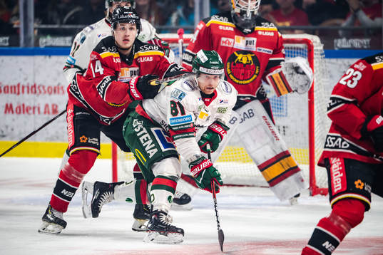 Luleås Jonas Berglund och Frölundas Ryan Lasch