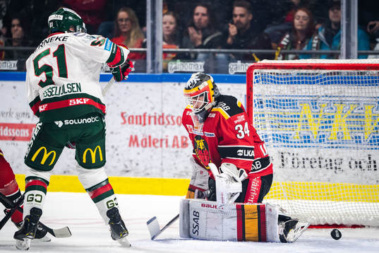 Frölundas Mats Rosseli Olsen och Luleås målvakt Joel