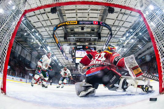Frölundas Patrik Carlsson sätter 3-1 bakom Luleås