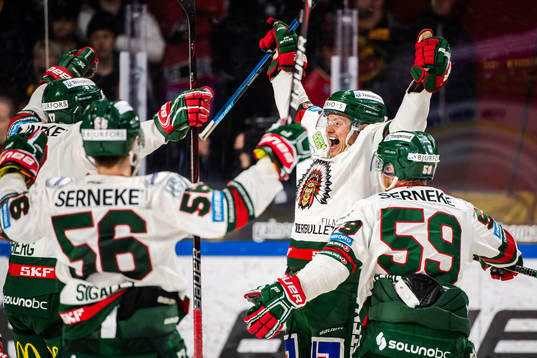 Frölundas spelare jublar