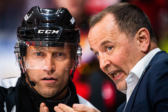 Domare Sören Persson och Luleås tränare Thomas Berglund
