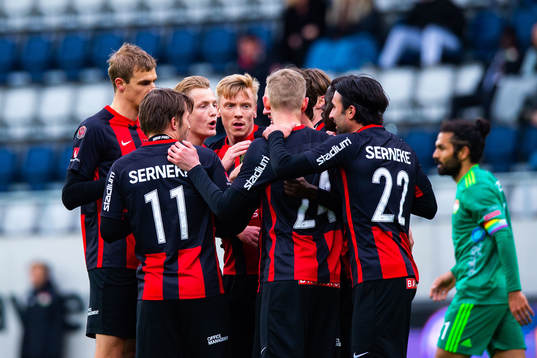 Bläddra bland fler bilder av Fotboll, Superettan, Dalkurd - Brommapojkarna