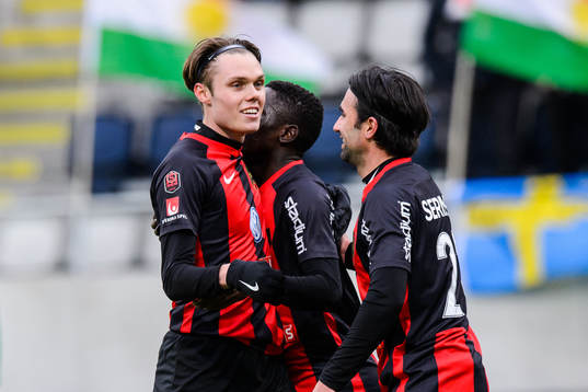 Brommapojkarnas Albin Linnér och Alexander Nilsson jublar