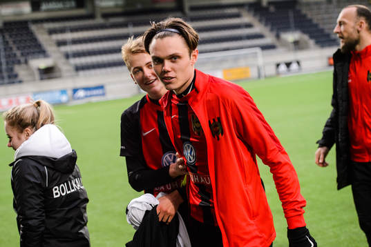 Brommapojkarnas Albin Linnér jublar