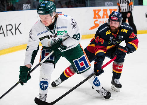 Färjestads Oskar Steen och Djurgårdens Mattias Guter