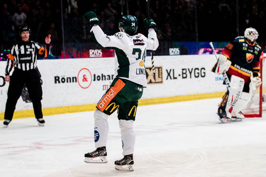 Färjestads Michael Lindqvist jublar