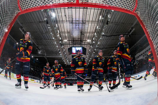 Djurgårdens spelare tackar publiken