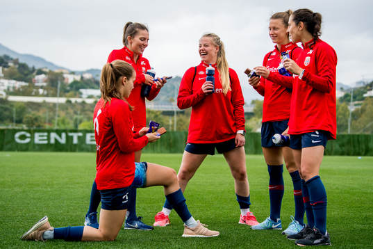 Guro Reiten, Cecilie Redisch Kvamme, Therese Sessy Åsland,