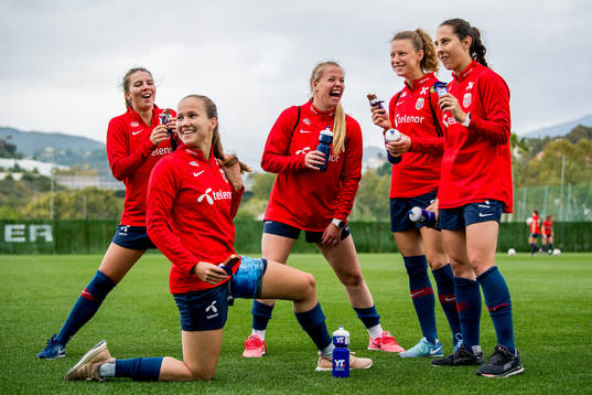 Cecilie Redisch Kvamme, Guro Reiten, Therese Sessy Åsland,