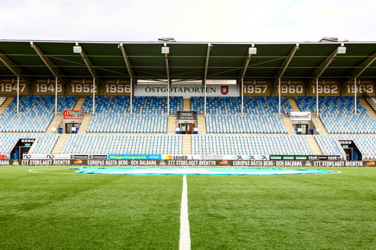 Vy mot Östgötaportens ena långsida innan fotbollsmatchen