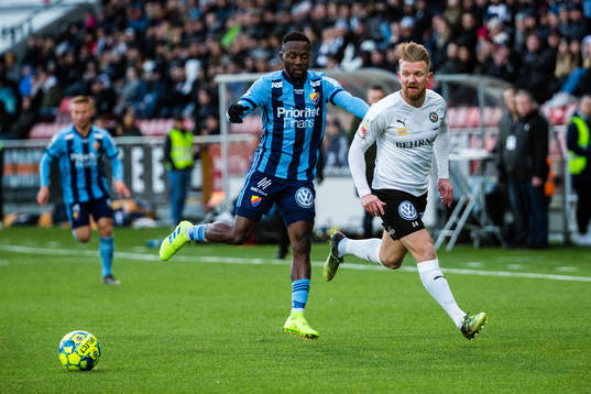 Djurgårdens Mohamed Buya Turay och Örebros Michael