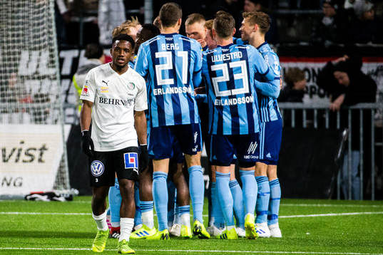 Örebros Kevin Wright deppar