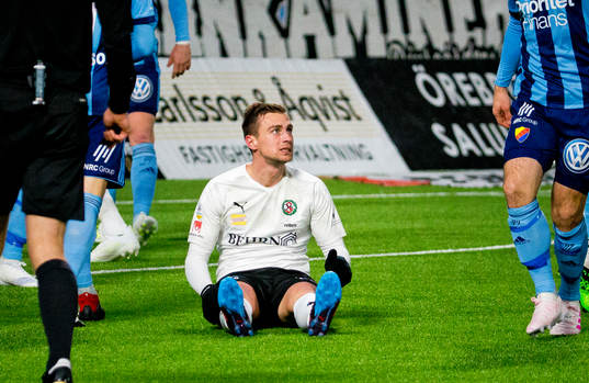 Örebros Filip Rogic deppar