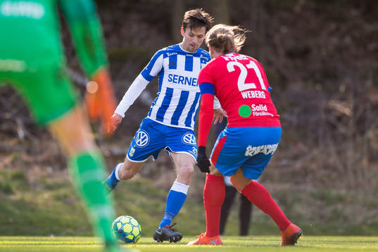 IFK Göteborgs Lasse Vibe mot Helsingborgs Charlie Weberg