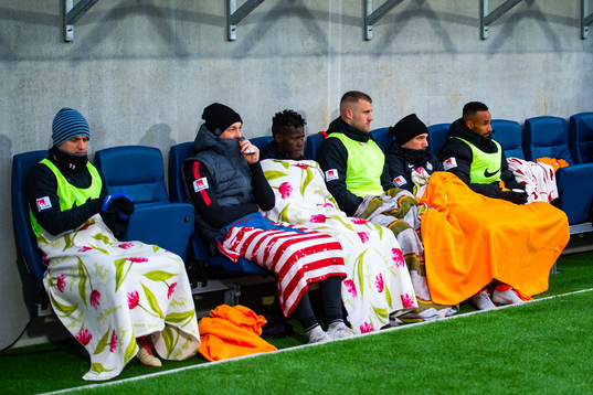 AFC Eskilstunas bänk med filtar