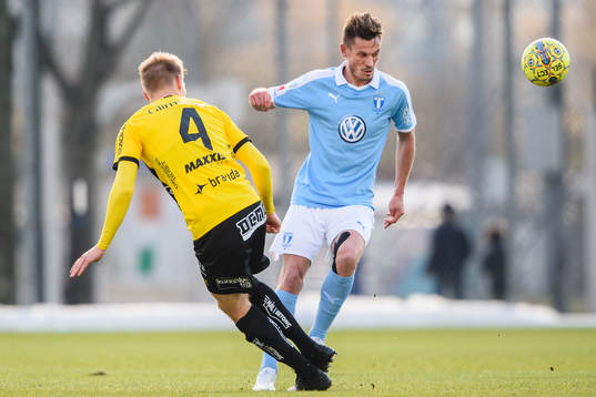 Malmö FFs Markus Rosenberg och Häckens Juhani Ojala