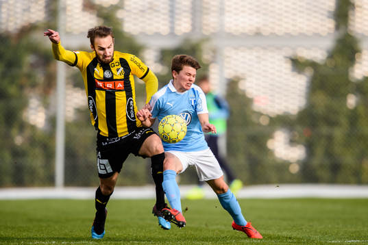 Häckens Oskar Sverrisson och Malmö FFs Jesper Dickman