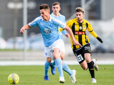Malmö FFs Markus Rosenberg och Häckens Leart Ramani