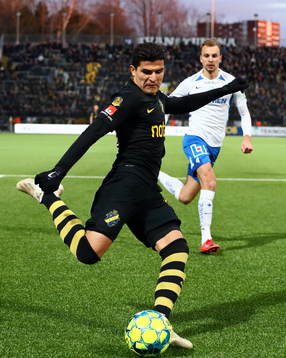 s Tarik Elyounoussi