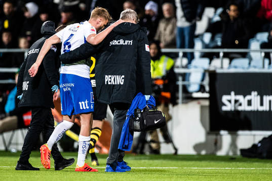 IFK Norrköpings Kasper Larsen leds av plan