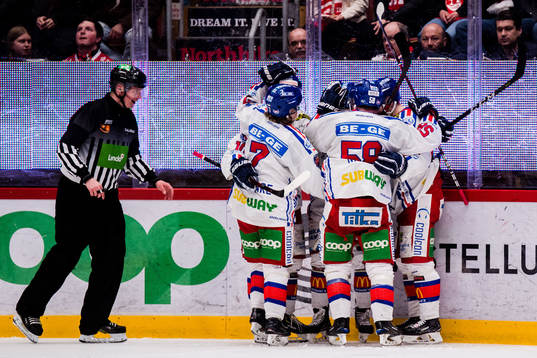 Oskarshamns spelare jublar