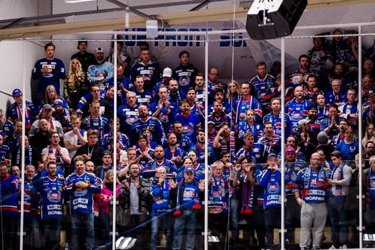 Oskarshamns supportrar jublar