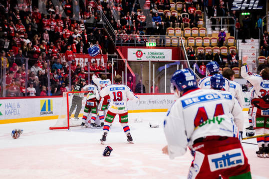 Oskarshamns spelare jublar