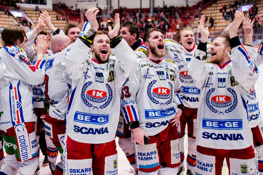 Oskarshamns spelare jublar
