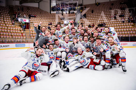 Bläddra bland fler bilder av Ishockey, Direktkval till SHL 7, Timrå - Oskarshamn