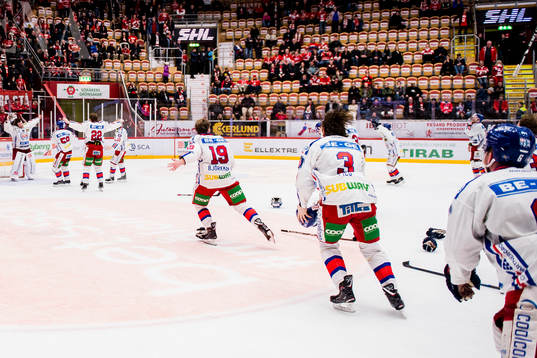Oskarshamns spelare jublar