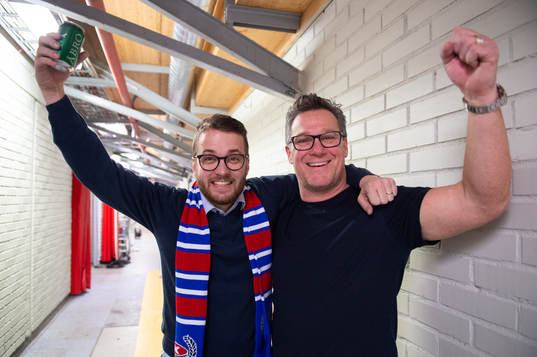 Oskarshamns Martin Åkerman och Håkan Åhlund jublar