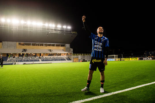 Sirius Karl Larson jublar