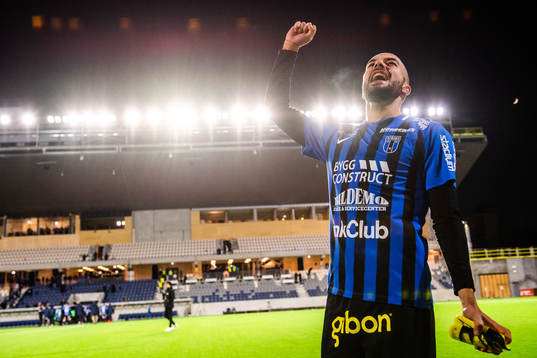 Sirius Karl Larson jublar