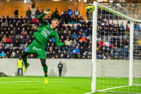 Sirius målvakt Lukas Jonsson