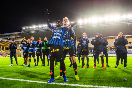 Sirius Mohammed Saeid och Elias Andersson jublar